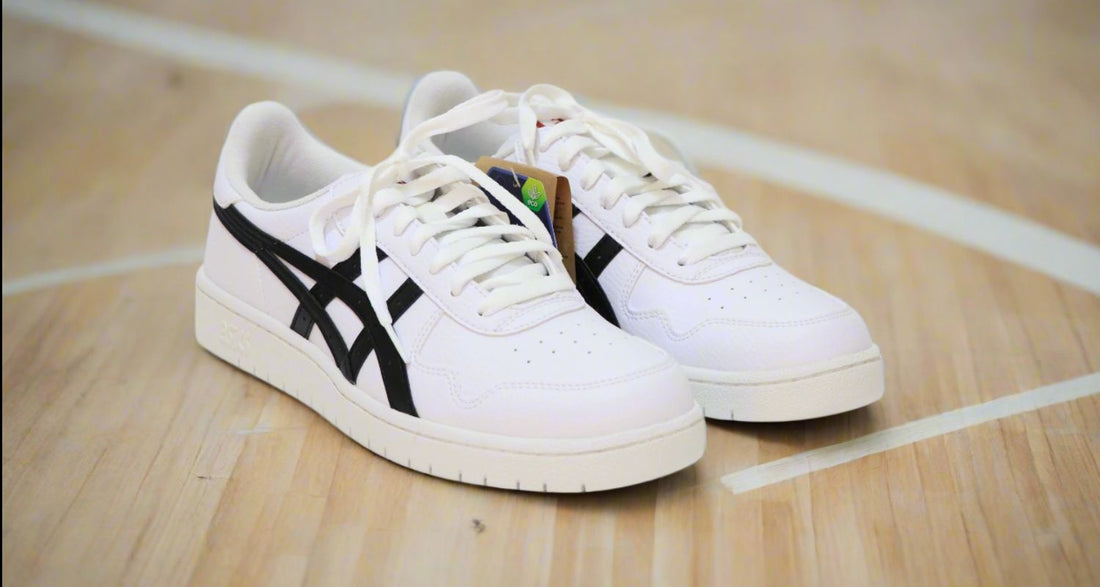 Asics Trainers Japan S on a court for a men shoe blogpost