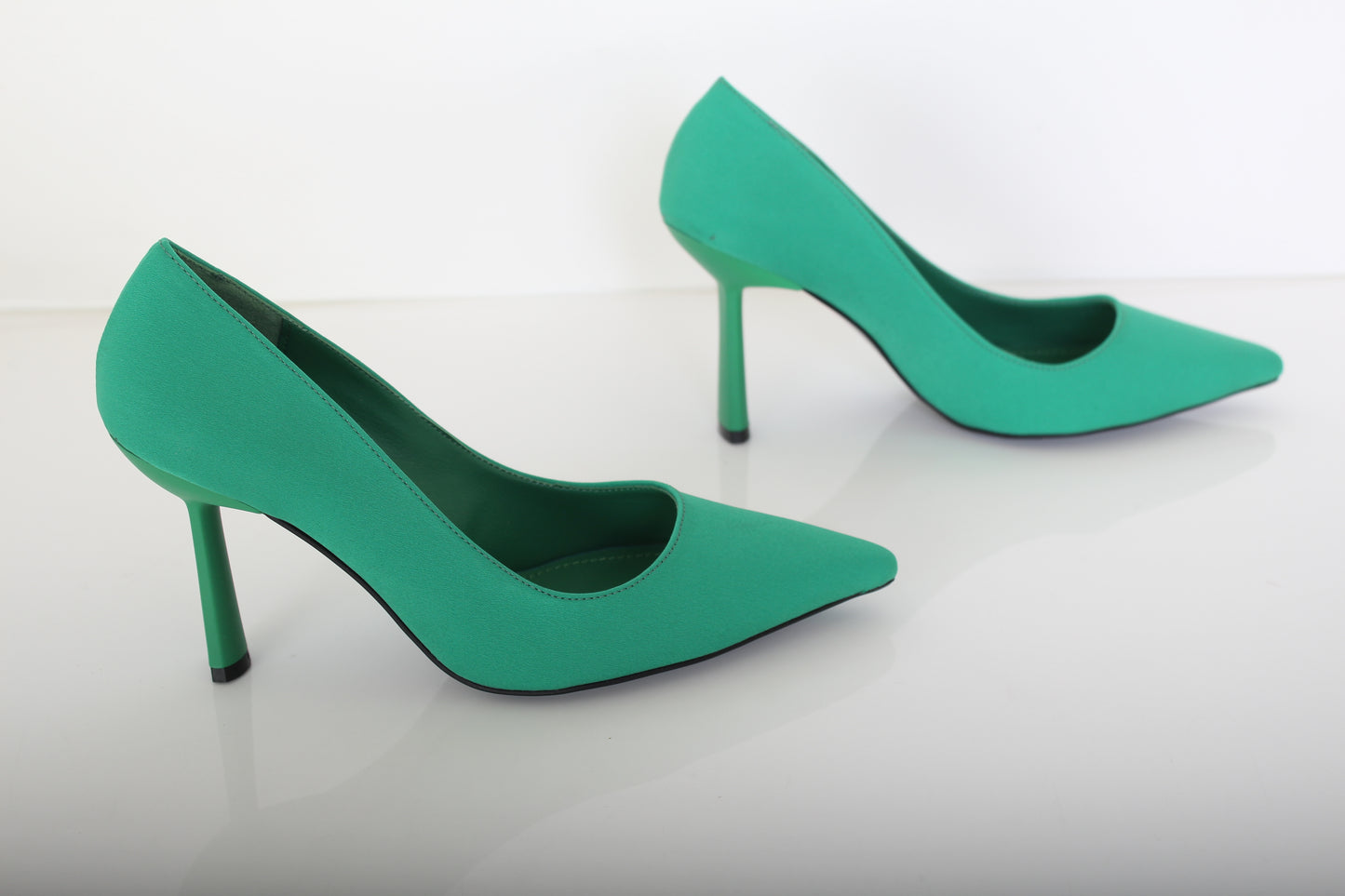 PINO VERDE Satin Pumps