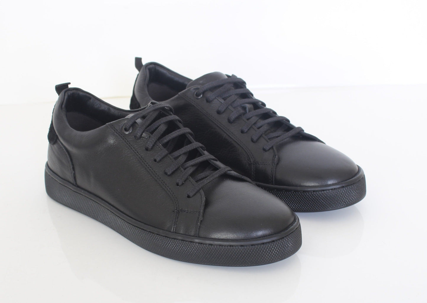 XTM Low Top Sneakers
