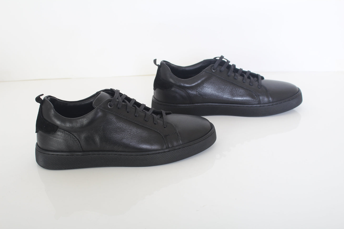 XTM Low Top Sneakers