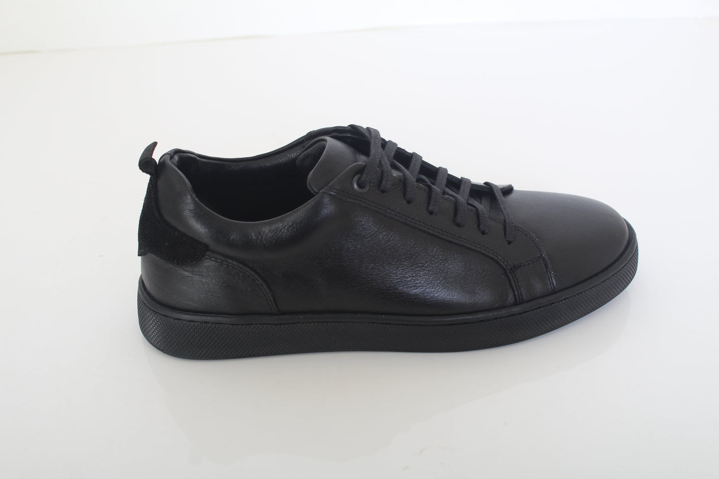 XTM Low Top Sneakers