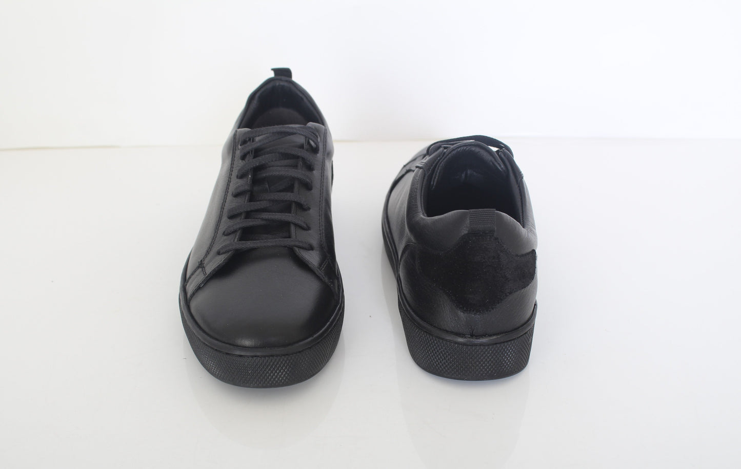 XTM Low Top Sneakers