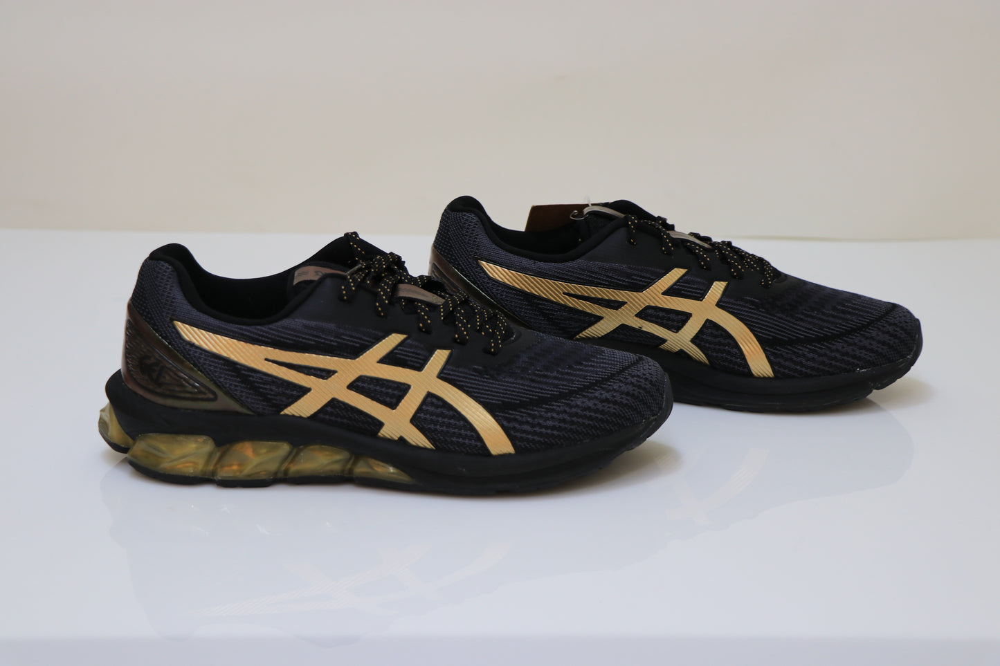 ASICS Quantum 180