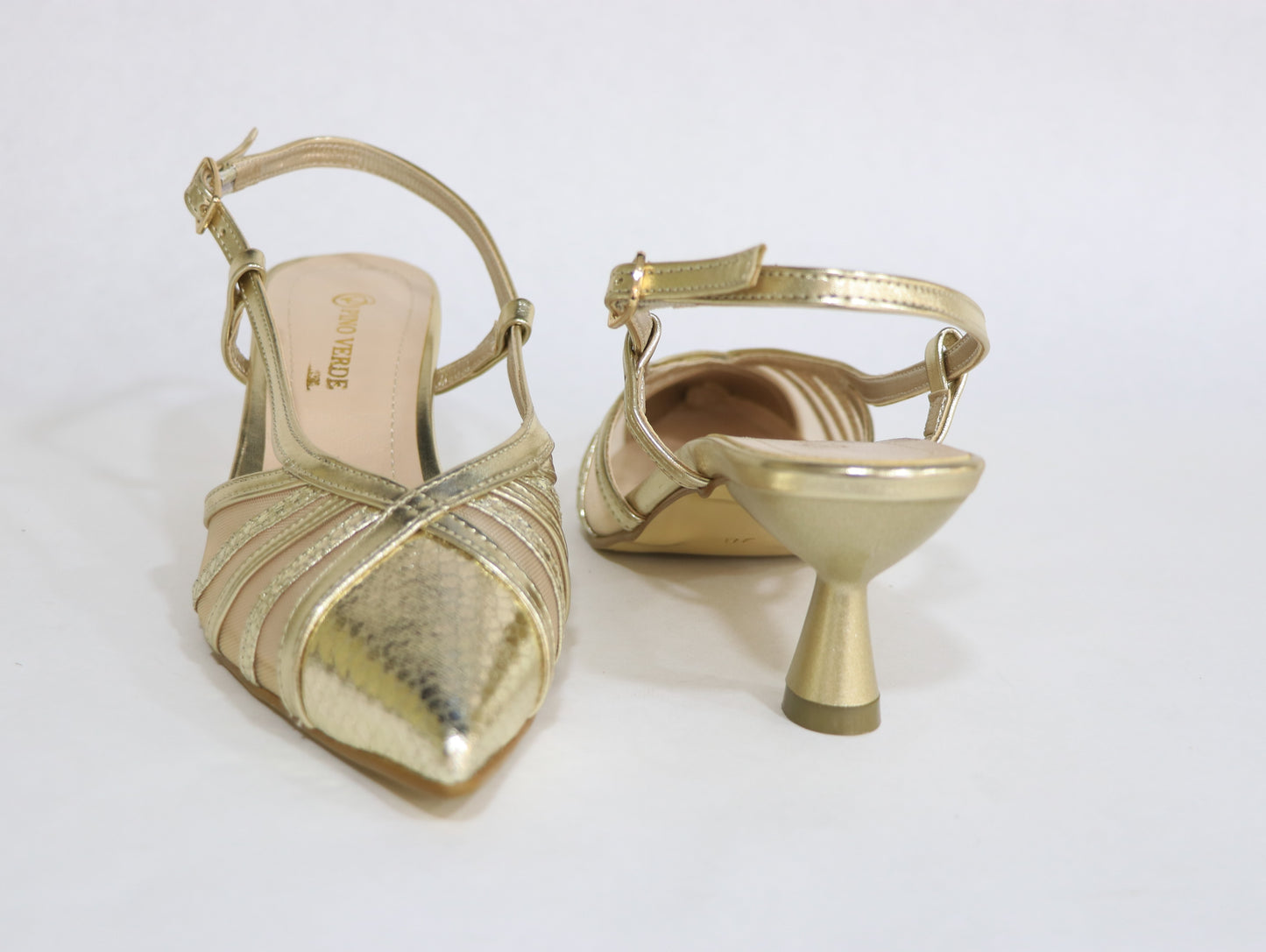 CLOSED SANDAL