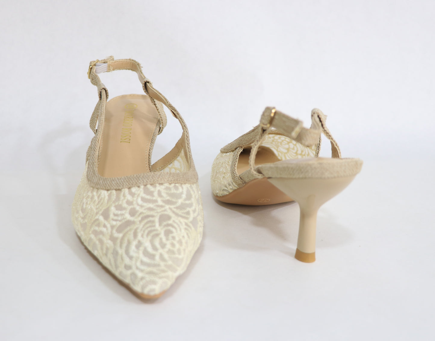 CLOSED SANDAL