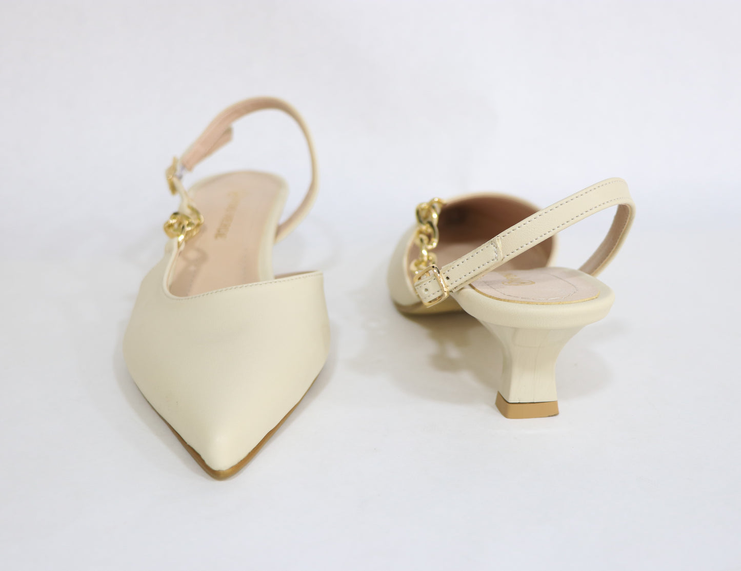 CLOSED SANDAL