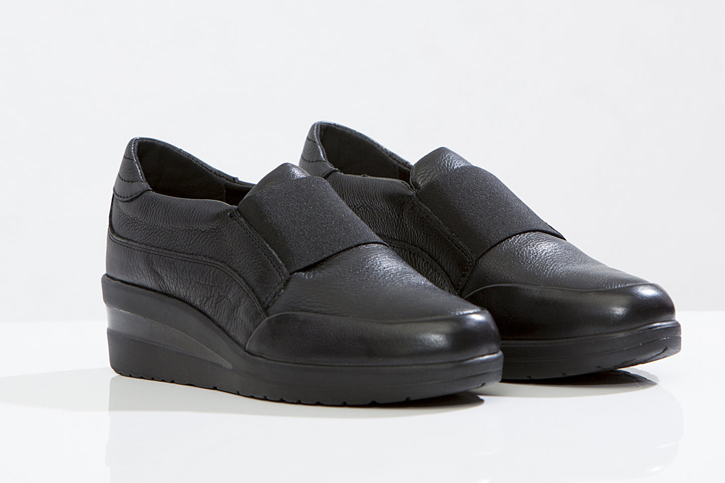 LARK & Finch Wedge comfy shoes