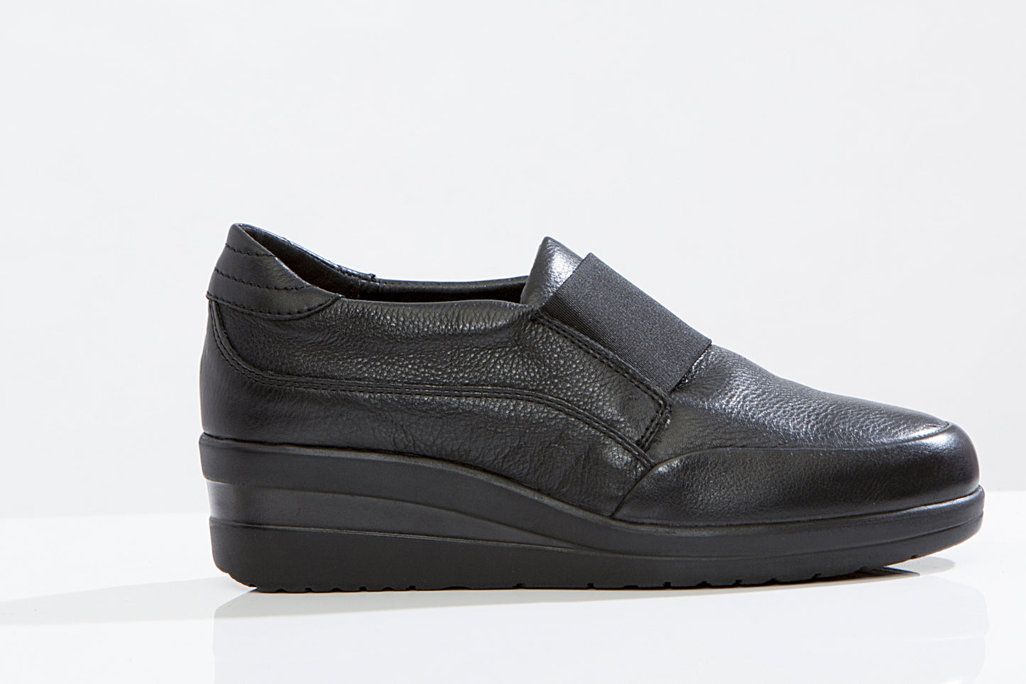 LARK & Finch Wedge comfy shoes