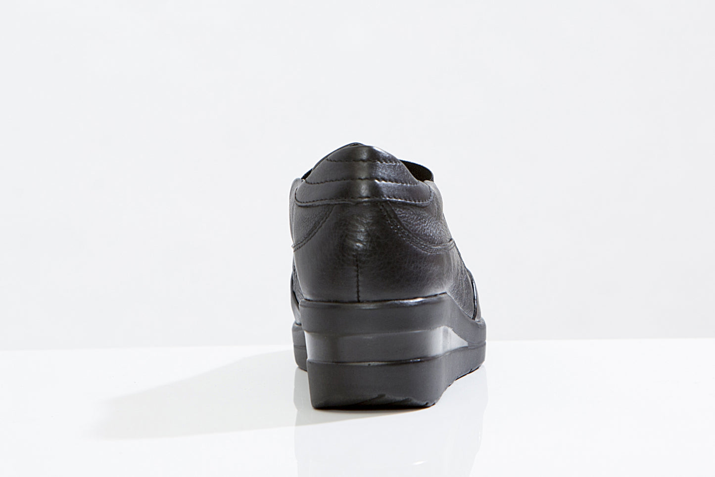 LARK & Finch Wedge comfy shoes