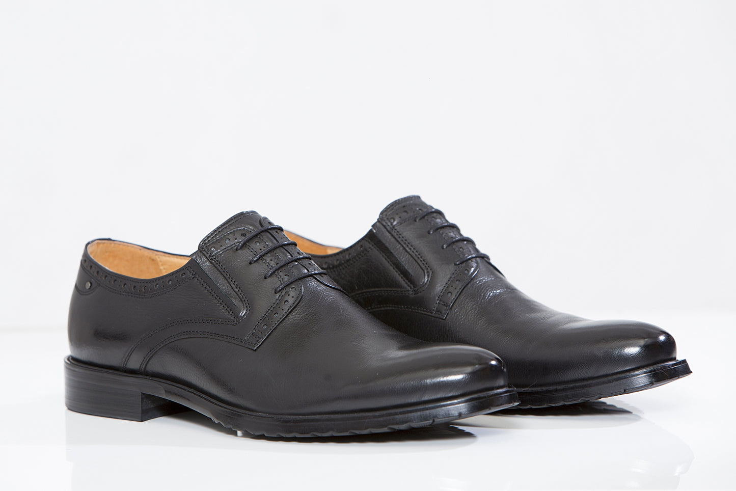 MARIO C. leather oxford shoes