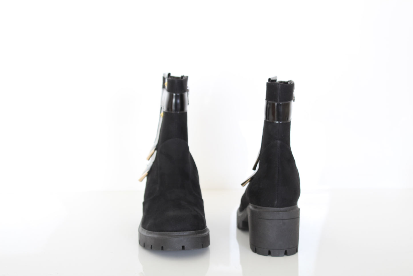 SLASH Zipped ankle boots