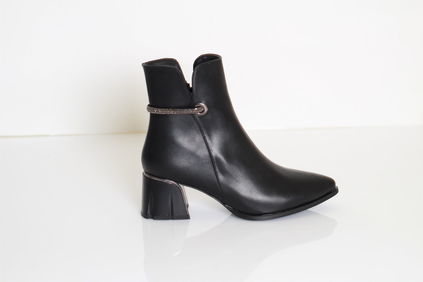 PINO VERDE Ankle Boots
