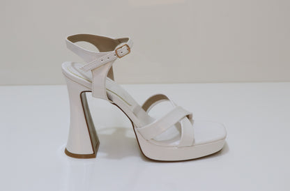 PINO VERDE Retro Heel Sandals