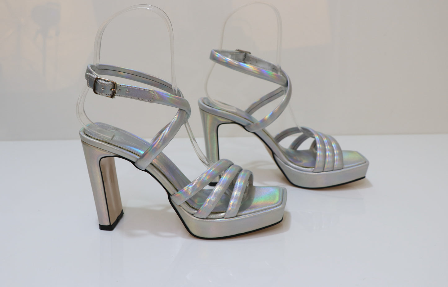 PINO VERDE Metallic Sandals