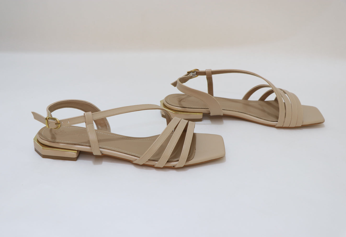 PINO VERDE Flat Sandals