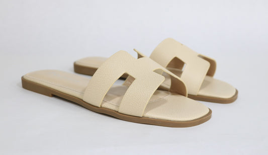 FLAT SLIPPERS