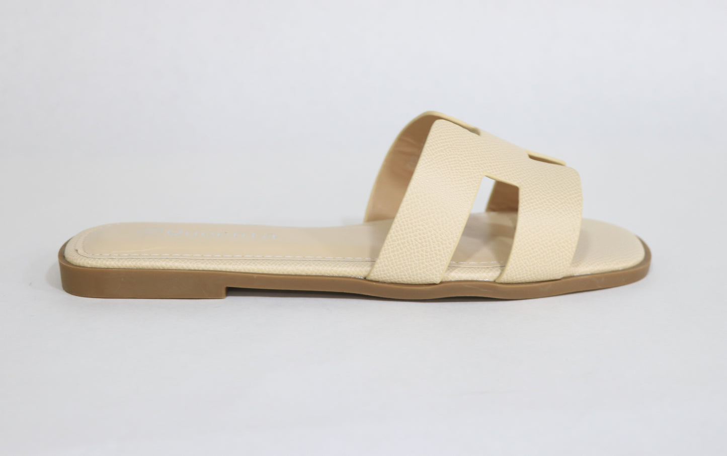 FLAT SLIPPERS