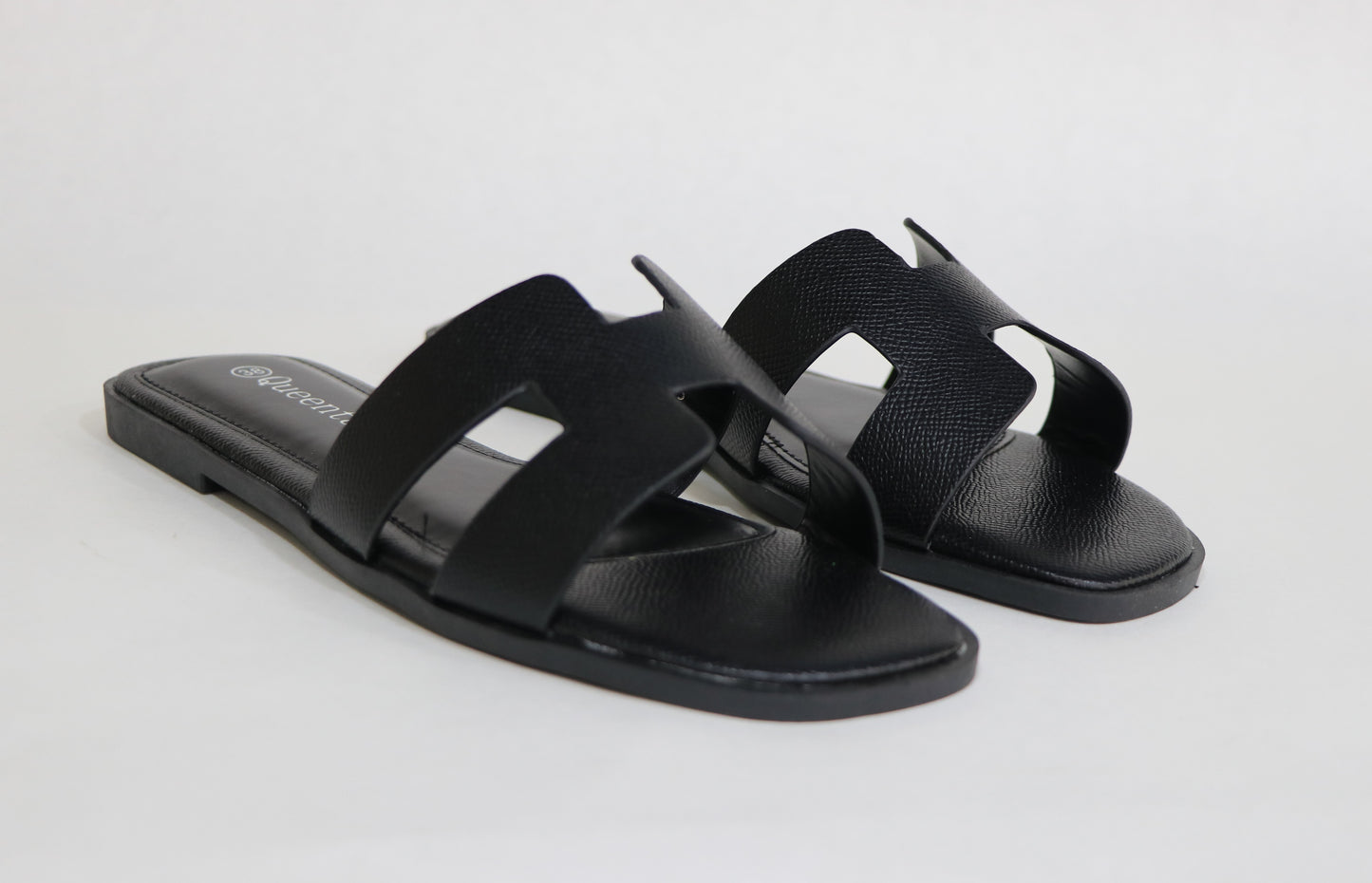 FLAT SLIPPERS