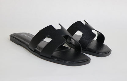 FLAT SLIPPERS