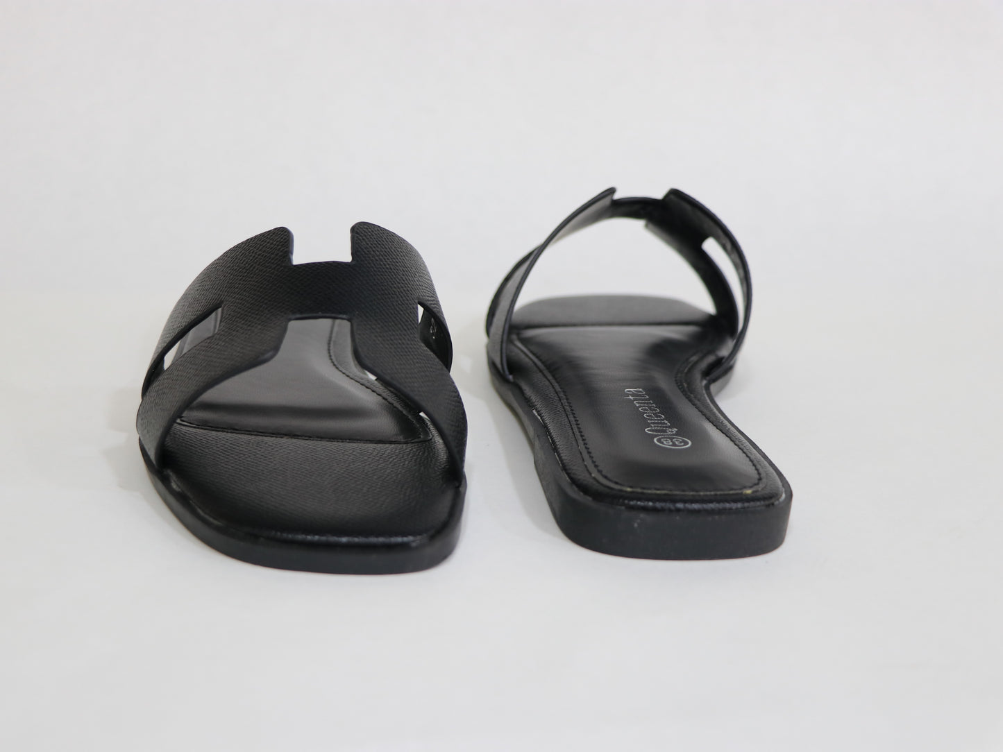 FLAT SLIPPERS