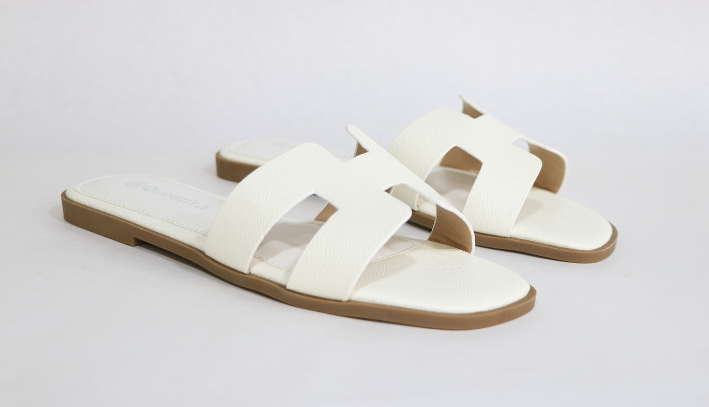 FLAT SLIPPERS