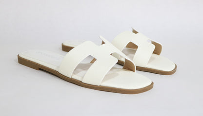 FLAT SLIPPERS