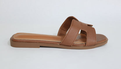 FLAT SLIPPERS