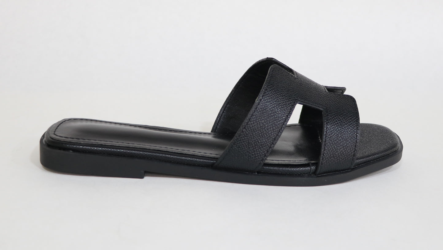 FLAT SLIPPERS