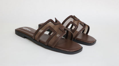 FLAT SLIPPERS