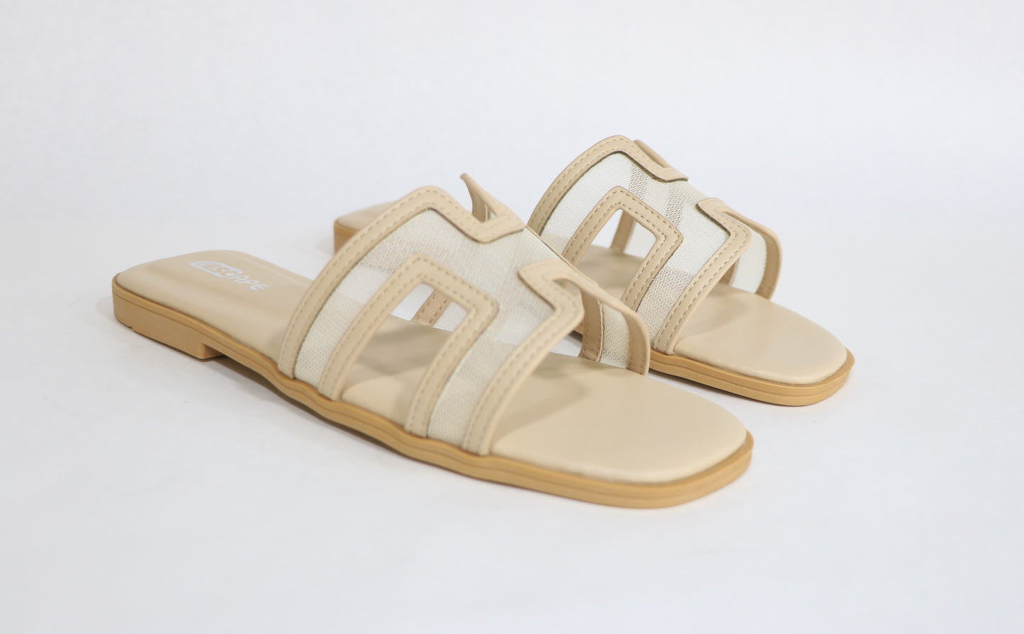 FLAT SLIPPERS