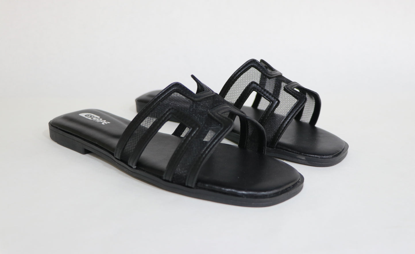 FLAT SLIPPERS