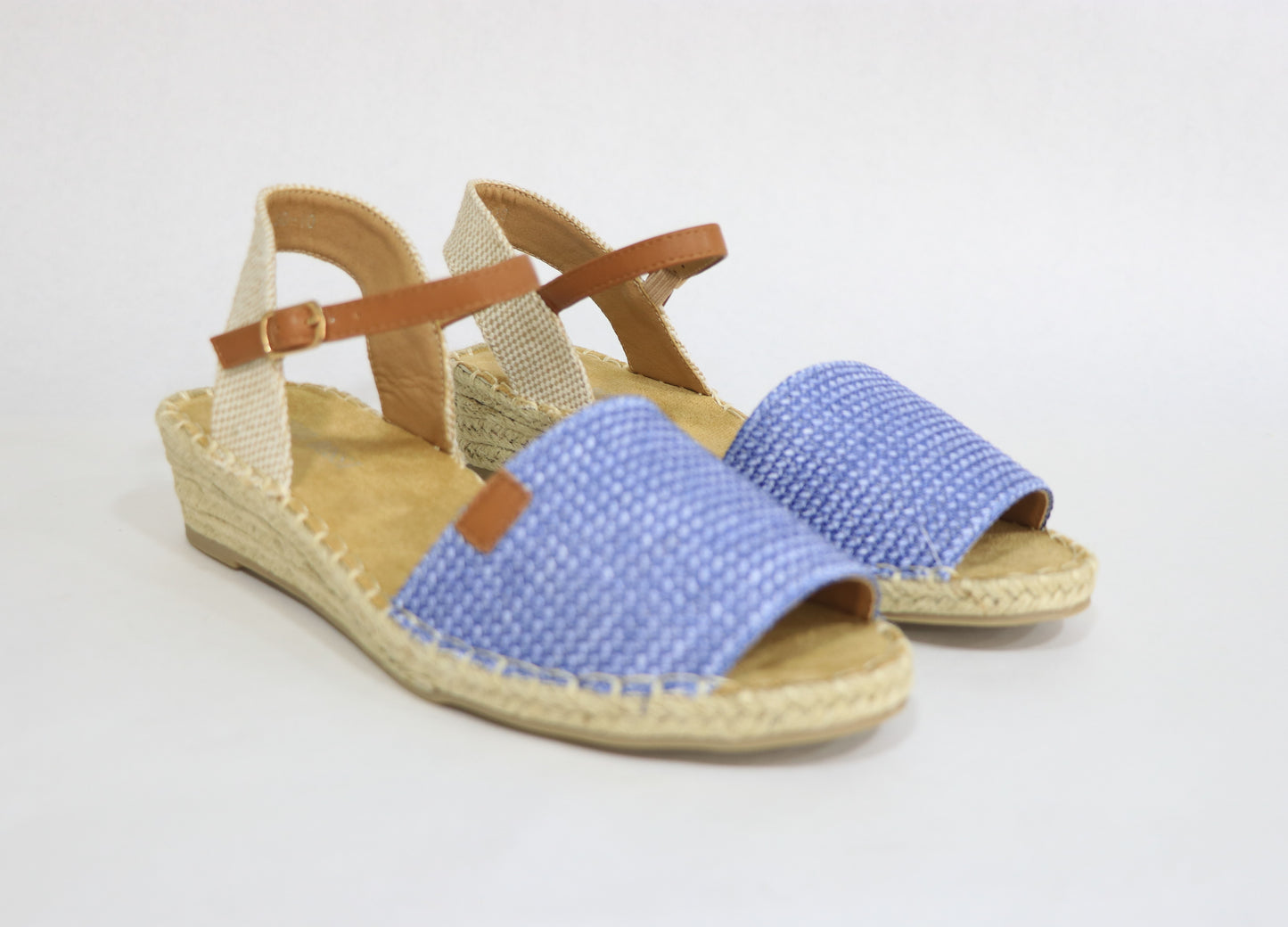 FLAT SANDAL