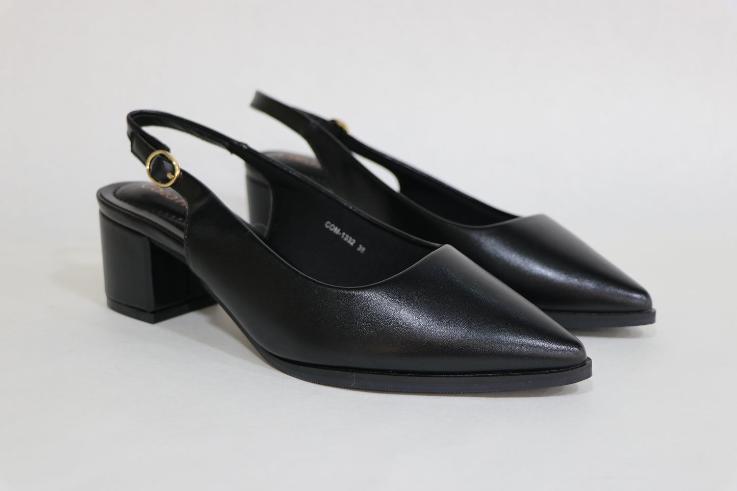 CLOSED SANDAL