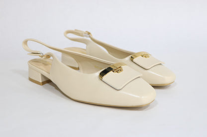 CLOSED SANDAL