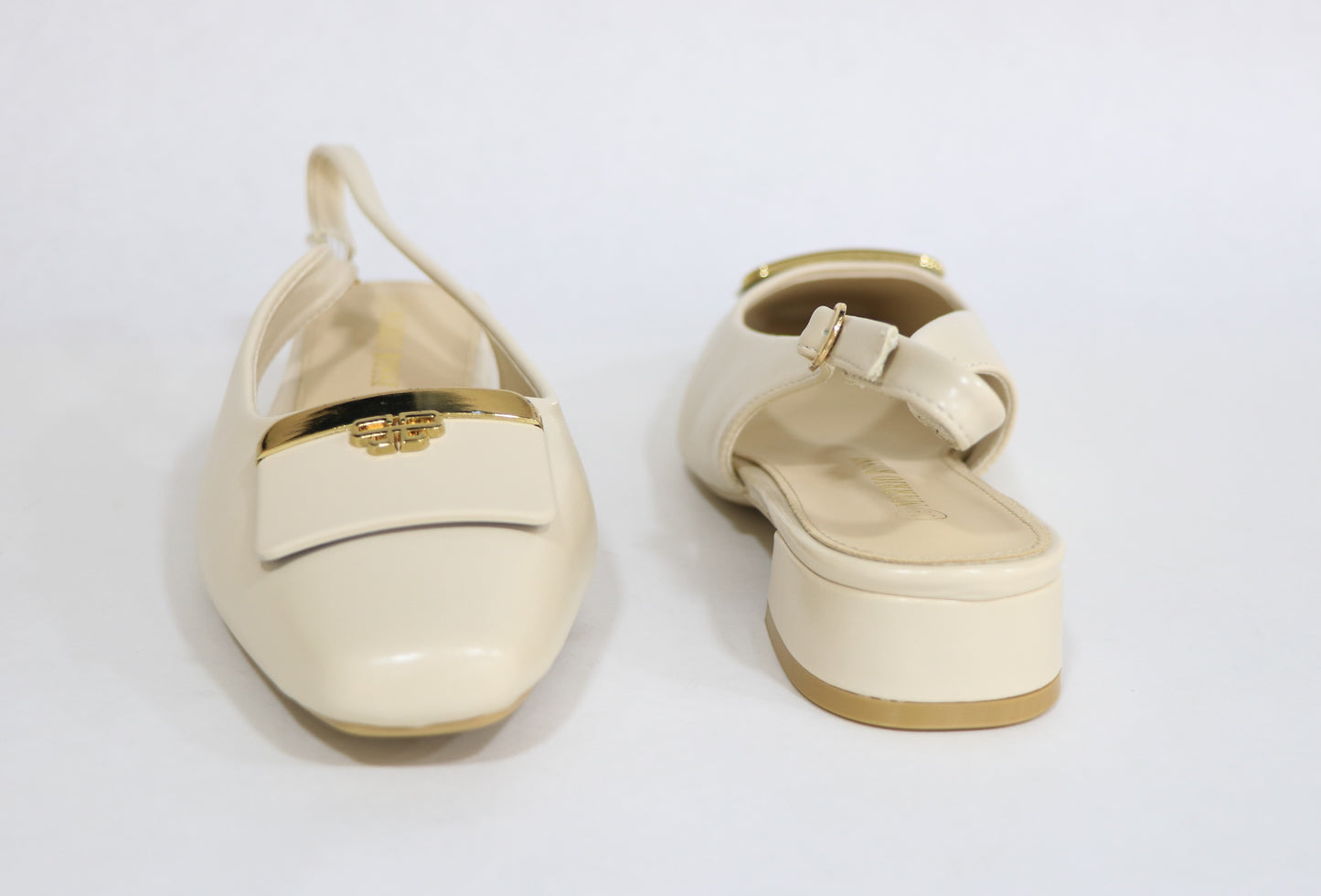 CLOSED SANDAL