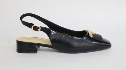CLOSED SANDAL