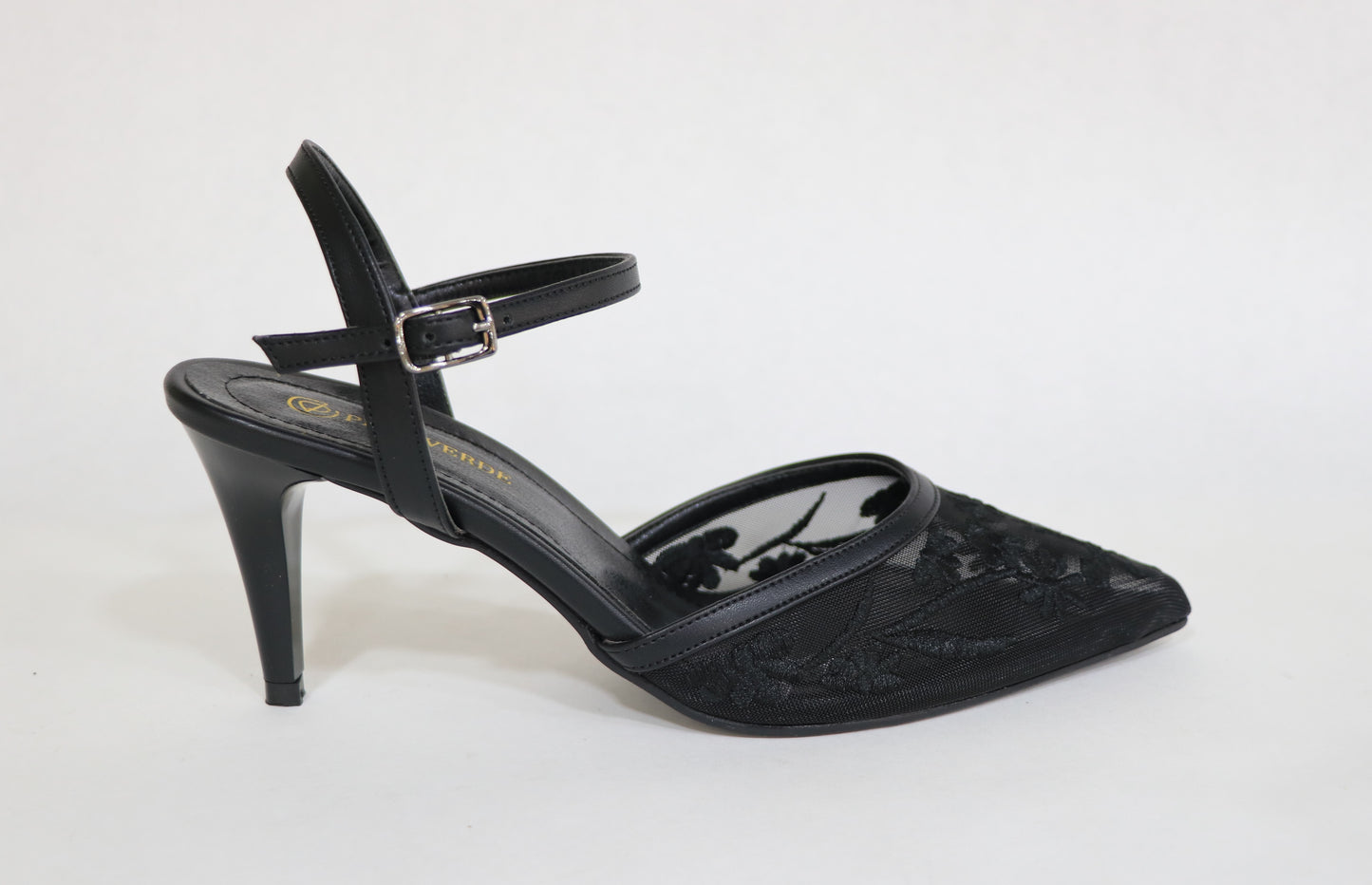 CLOSED SANDAL