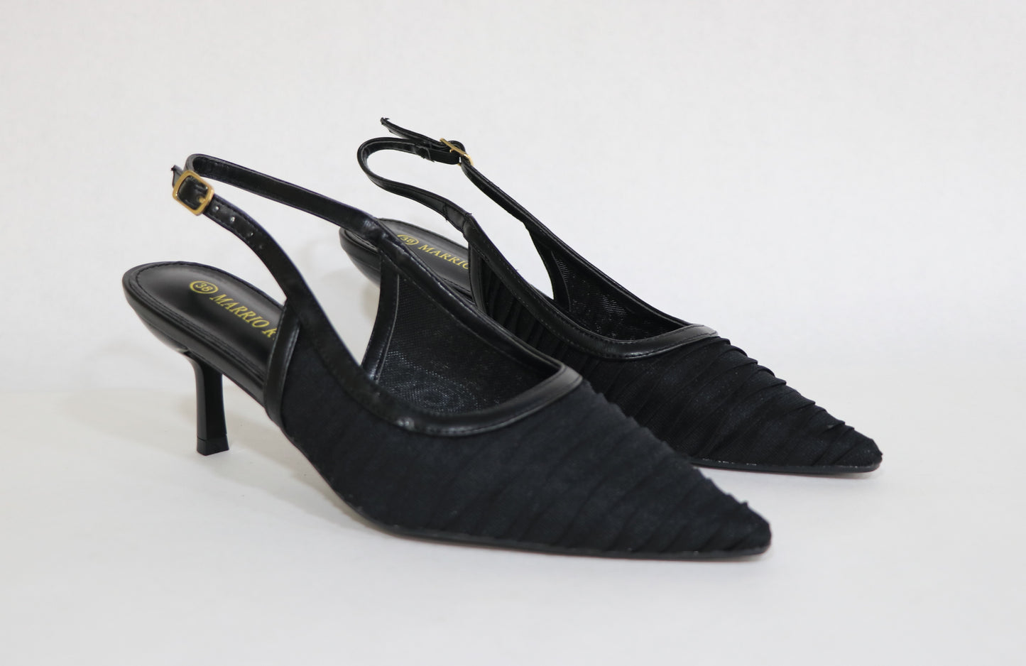 CLOSED SANDAL