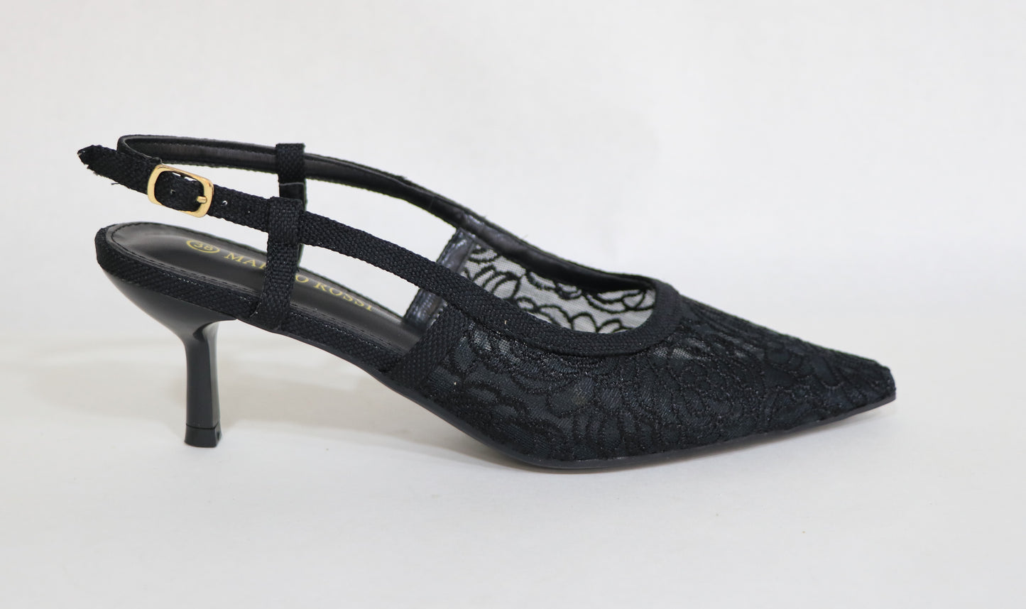 CLOSED SANDAL