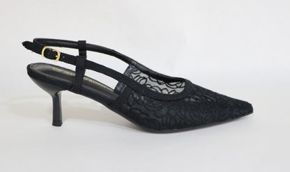 CLOSED SANDAL