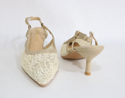 CLOSED SANDAL