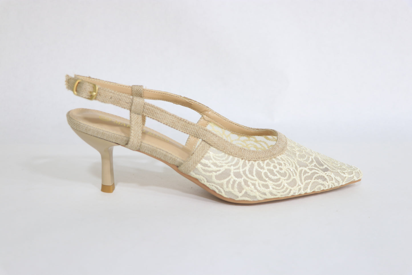 CLOSED SANDAL
