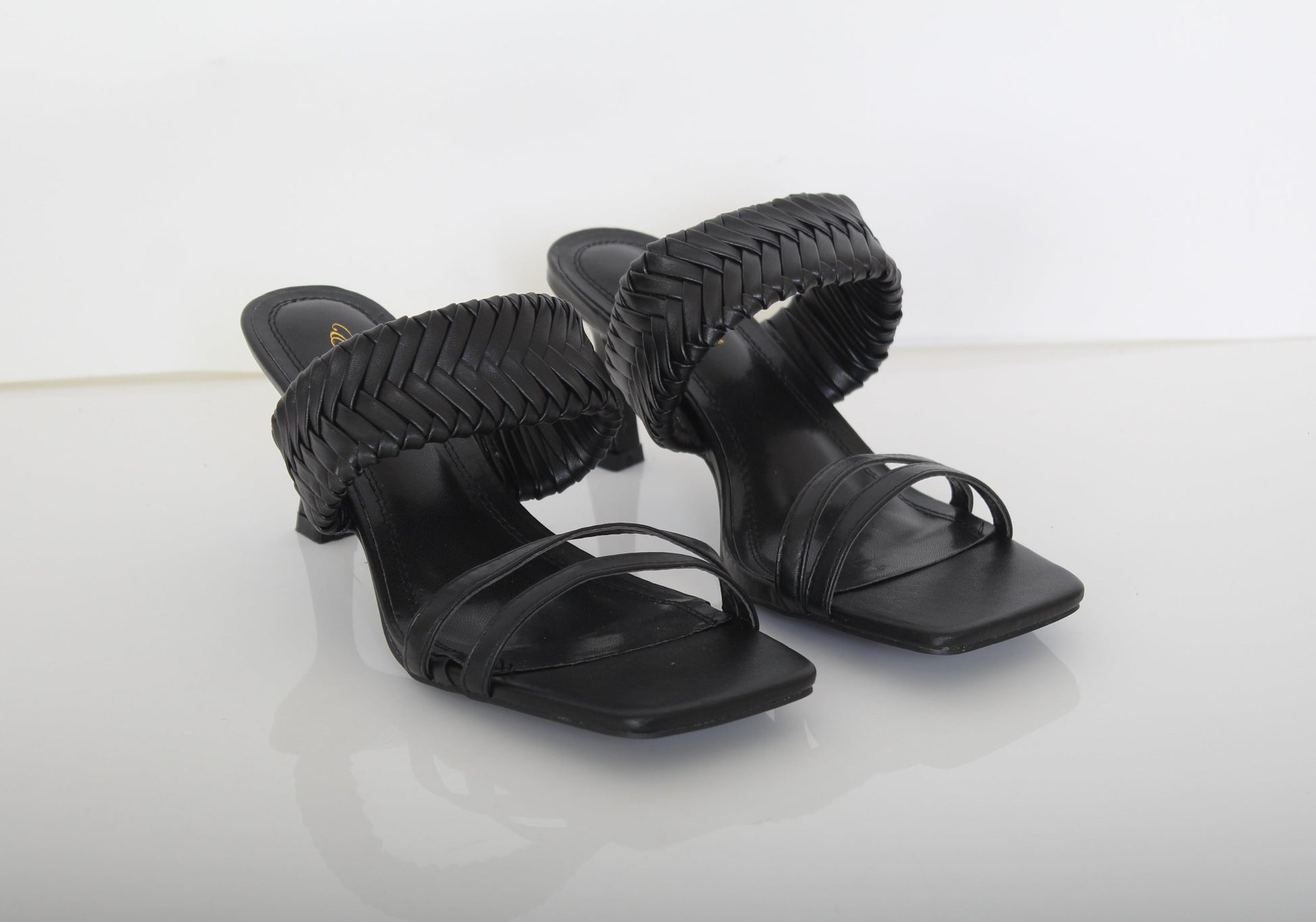 Women open back sandals in black color