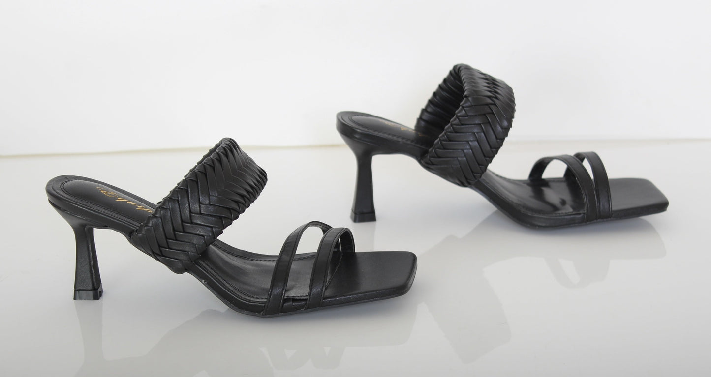women black sandals